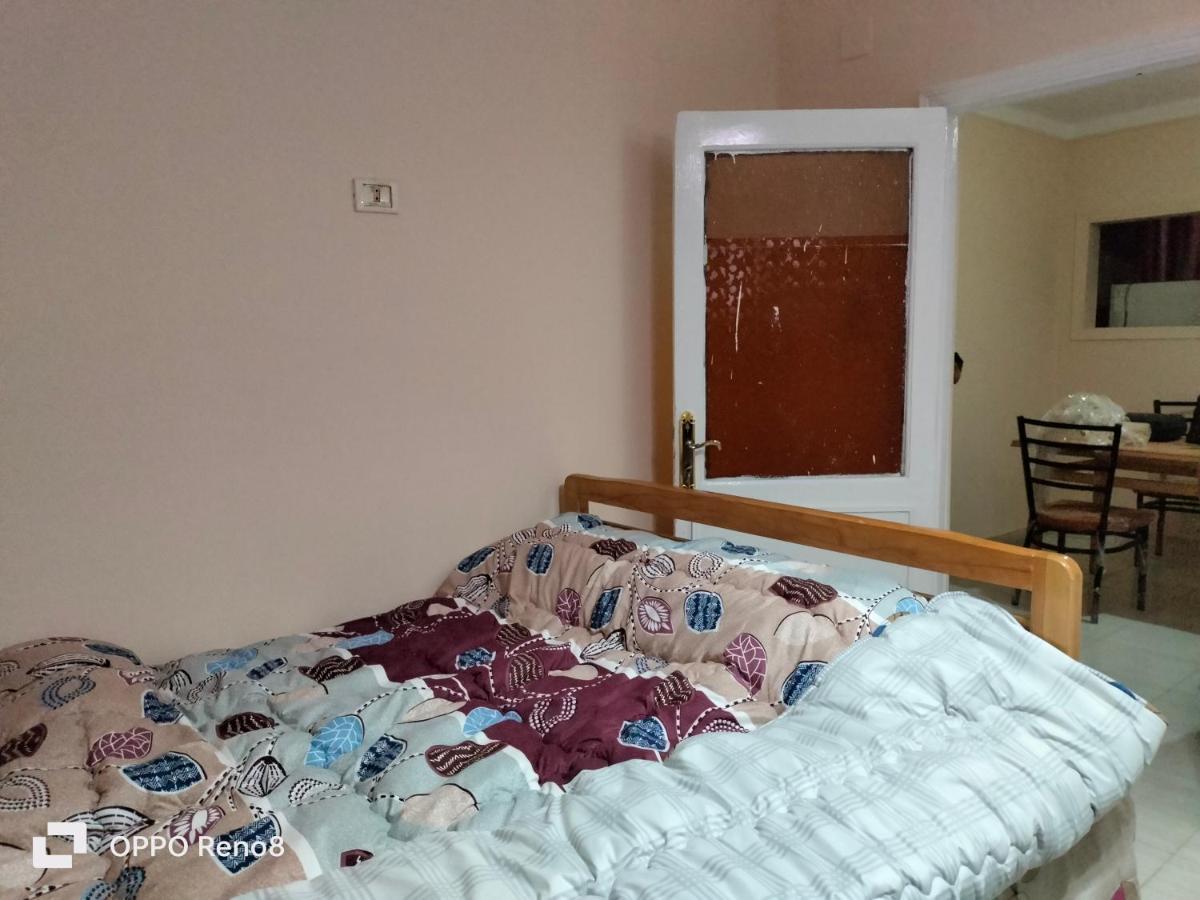 Family Apartment - Next To Abdeen Palace And Museum El El Cairo Exterior foto